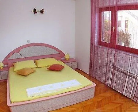 Sunny Franic Apartment *
